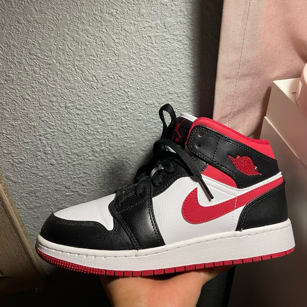 Air Jordan 1 Mid GS 'Black Gym Red' 2021